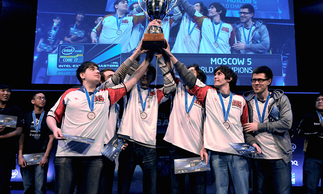 TTG让二追三XYG，九尾意外上热搜，你觉得TTG舍得下九尾吗？